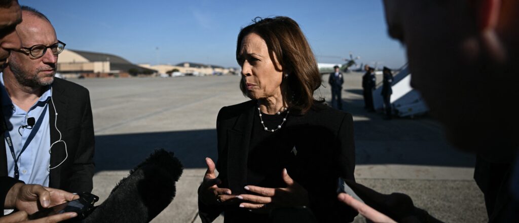 harris-does-damage-control-after-biden’s-‘garbage’-comment-derails-her-closing-argument-speech