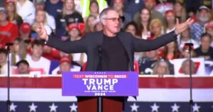 “kamala-broke-it!-let-trump-fix-it!”-—-former-nfl-mvp-qb-brett-favre-campaigns-for-trump-in-green-bay,-wisconsin-—-here-are-his-full-remarks-–-video-|-the-gateway-pundit-|-by-jim-hoft