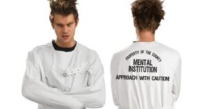 australian-stores-pull-‘offensive’-straight-jacket-halloween-costume-after-backlash-from-mental-health-organization-|-the-gateway-pundit-|-by-cassandra-macdonald