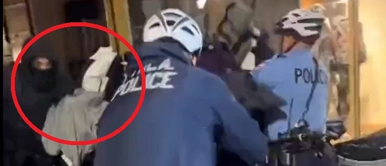 mobs-of-looters-reportedly-descend-on-philadelphia-stores-as-cops-work-to-keep-pace