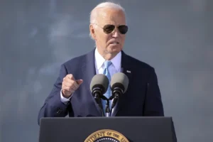 biden-hits-philadelphia-to-tout-record-after-causing-headaches-for-harris-–-washington-examiner