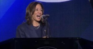 cringe:-kamala-harris-busts-out-fake-preacher-accent-at-black-church-in-detroit-(video)-|-the-gateway-pundit-|-by-cristina-laila