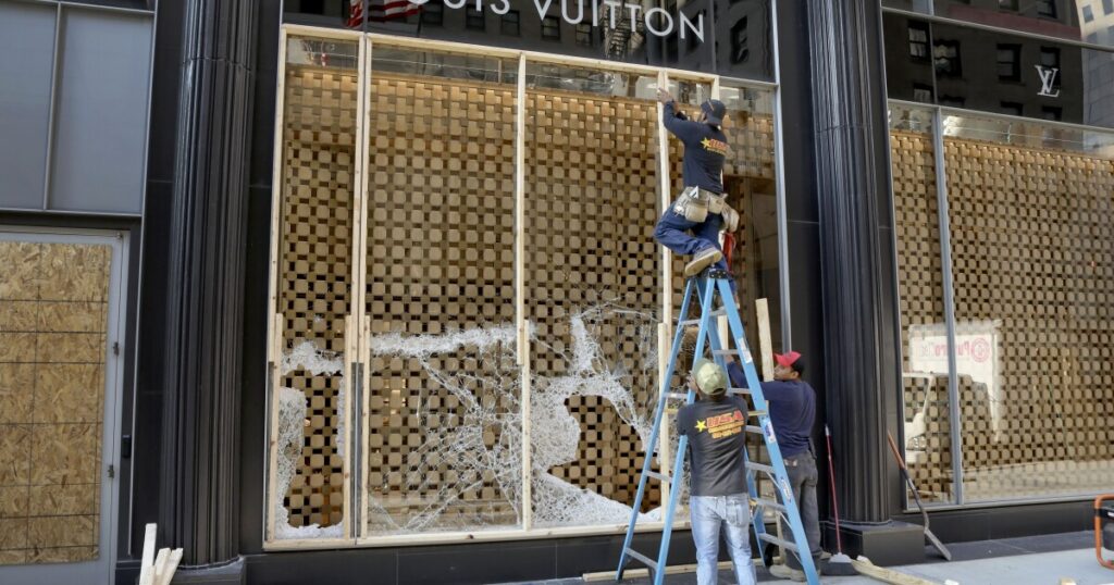 retailers-lost-$112-billion-in-inventory-in-2022,-cite-organized-retail-crime-rings-as-main-culprit