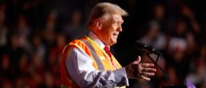 fact-check:-no,-donald-trump-did-not-have-a-stroke-during-campaign-event-with-garbage-truck