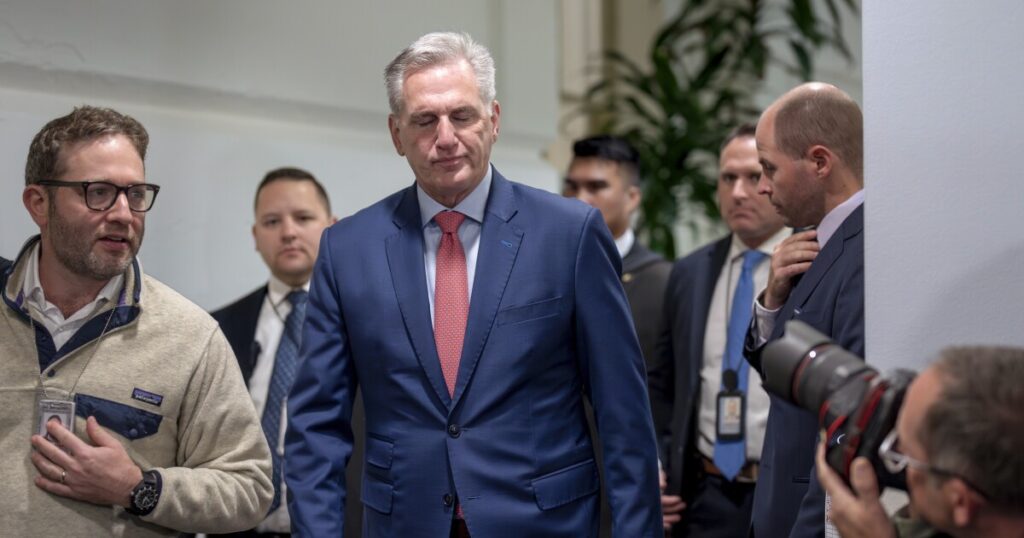 house-democrats-let-mccarthy-sweat-out-‘motion-to-vacate’-threat:-‘did-this-to-himself’