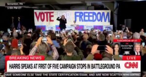 cringe:-kamala-harris-leads-a-chant-at-scranton-pennsylvania-rally-and-no-one-joins-her-–-what-a-clown-(video)-|-the-gateway-pundit-|-by-jim-hoft