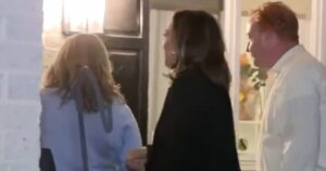 kamala-harris-caught-telling-pennsylvania-family-to-go-back-inside-their-home-so-they-can-stage-a-door-knock-(video)-|-the-gateway-pundit-|-by-cristina-laila