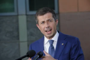 buttigieg-diminishes-biden-harris-administration-ev-mandates-–-washington-examiner