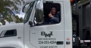 alabama-rep-moore-drives-garbage-truck-to-polling-location-to-‘remind-people-what-washington,-dc.-really-thinks-of-everyday-america’-(video)-|-the-gateway-pundit-|-by-cassandra-macdonald