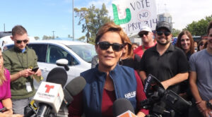 watch:-kari-lake-holds-press-conference-outside-voting-location-in-mesa,-arizona-–-polls-closed-@-7-pm-mst-and-republicans-hold-massive-lead-in-arizona-ballot-returns-|-the-gateway-pundit-|-by-jordan-conradson