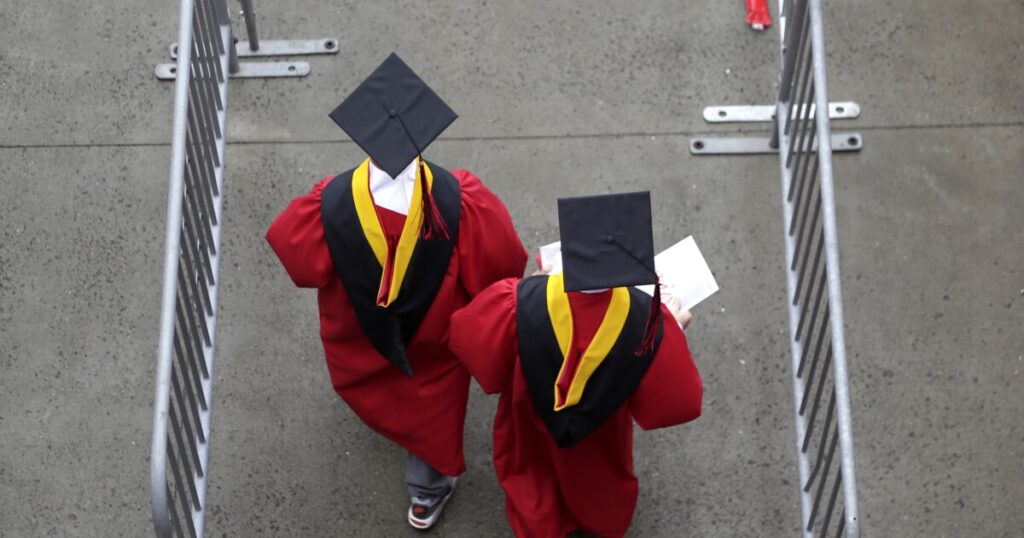 student-loan-restart:-payments-to-begin-again-in-four-days-as-federal-pause-ends