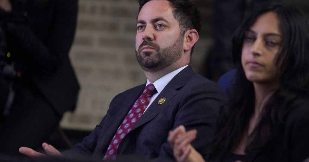 mike-lawler-urges-new-york-democrats-to-‘grow-a-backbone’-to-tackle-immigrant-surge