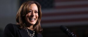 fact-check:-no,-kamala-harris-is-not-against-saying-‘merry-christmas’