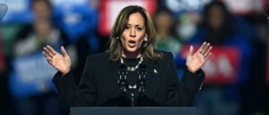 fact-check:-has-kamala-harris-announced-that-she-won’t-attend-‘presidential-induction-ceremony?’