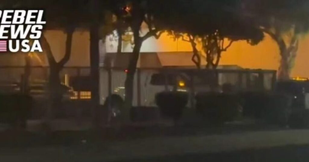 update:-white-vans-on-site-at-orange-county-election-center-after-bomb-threat-–-what’s-really-going-on?-|-the-gateway-pundit-|-by-jim-hoft