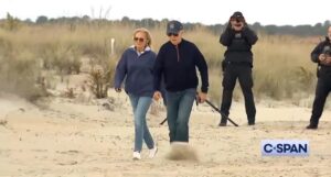 shock-video:-joe-biden-spins-around-in-a-state-of-confusion-then-loses-battle-with-sand-at-his-delaware-beach-house-|-the-gateway-pundit-|-by-cristina-laila