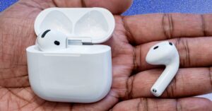 these-guys-hacked-airpods-to-give-their-grandmas-hearing-aids