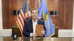 oklahoma-superintendent-announces-“oklahoma-is-the-first-state-to-bring-the-bible-back-to-the-classroom”-–-creates-office-of-religious-liberty-and-patriotism-and-prays-for-trump-in-message-to-students-(video)-|-the-gateway-pundit-|-by-jordan-conradson