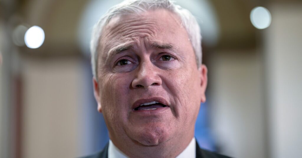 white-house-slams-impeachment-inquiry-as-shutdown-looms:-‘nothing-can-distract-from-that’