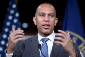 jeffries-adamant-pelosi-not-‘undermining’-his-house-leadership-–-washington-examiner