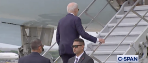 reporters-literally-scream,-beg-joe-biden-to-answer-one-question-as-a-birthday-gift