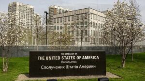 breaking:-us-closes-kyiv-embassy-due-to-‘potential-significant-air-attack,’-urges-americans-in-ukraine-to-‘be-ready-to-seek-shelter’-|-the-gateway-pundit-|-by-cassandra-macdonald