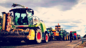 french-farmers-dump-manure-and-block-roads-in-latest-round-of-protests-against-mercosur-trade-agreement-and-‘green’-failed-policies-|-the-gateway-pundit-|-by-paul-serran