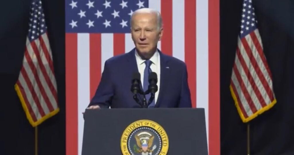 he’s-shot:-joe-biden-rambles-during-arizona-speech:-“june-6th-insurrection”-–-then-shuffles-off-stage-(video)-|-the-gateway-pundit-|-by-cristina-laila