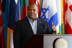 dallas-mayor-who-abandoned-democratic-party-says-more-will-follow-–-washington-examiner