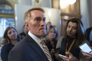 lankford-concerned-over-gabbard’s-assad-meeting:-‘we’ll-have-lots-of-questions’-–-washington-examiner