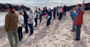 liberal-women-protest-trump’s-victory-with-a-‘primal-scream’-on-lake-michigan-(video)