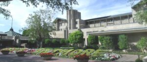 report:-statue-falls-at-arizona-resort,-leaving-8-year-old-boy-struggling-for-his-life