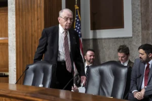 grassley-calls-for-‘a-new-course’-in-criticizing-wray-and-fbi-–-washington-examiner