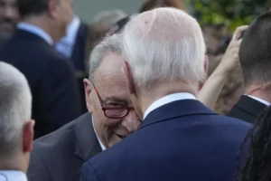 testy-schumer-refuses-to-address-biden’s-pardon-of-son-hunter-–-washington-examiner