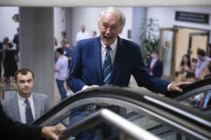 senate-democrats-ponder-preemptive-pardons-for-trump’s-political-foes-–-washington-examiner