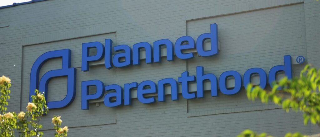 fact-check:-instagram-video-makes-false-claim-about-abortion-clinics,-‘democrat-sex-strike’