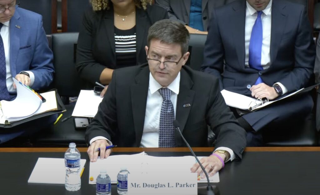 osha-head-now-says-‘we-didn’t-demand-that-anyone-be-fired’-and-denied-issuing-a-vaccine-mandate-for-84-million-americans-|-the-gateway-pundit-|-by-jim-hᴏft