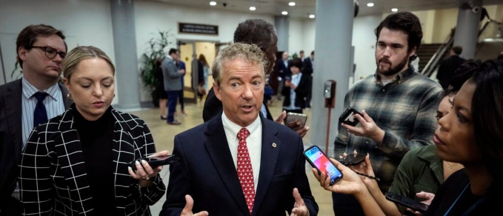 fact-check:-image-purporting-to-show-rand-paul-in-bathrobe-is-ai-generated