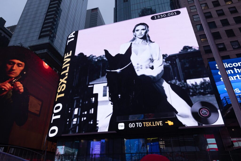 exclusive-interview:-“probably-if-my-last-name-was-biden,-i-could-assume-they’d-put-it-up-there”-–-nyc-billboard-company-edits-lara-trump’s-name-and-song-title-out-of-times-square-advertisement,-trump-suggests-possible-legal-action-|-the-gateway-pundit-|-by-jordan-conradson