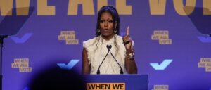 fact-check:-no,-michelle-obama-using-ivf-to-give-birth-doesn’t-mean-she-is-transgender