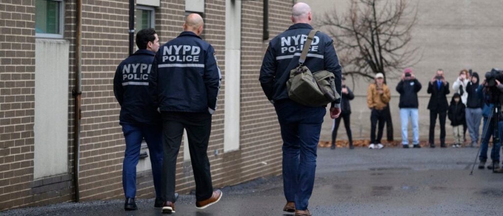 fact-check:-viral-video-of-sidewalk-celebration-in-new-york-not-linked-to-ceo’s-recent-murder