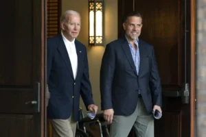 five-out-of-10-disapprove-of-biden’s-pardon-for-son-hunter:-poll-–-washington-examiner