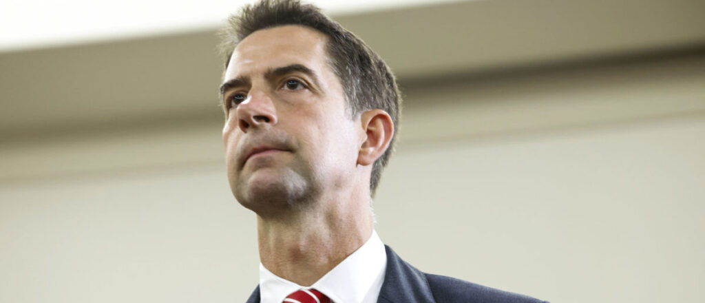 fact-check:-instagram-post-does-not-show-tom-cotton-posing-with-gold-bars-in-iraq