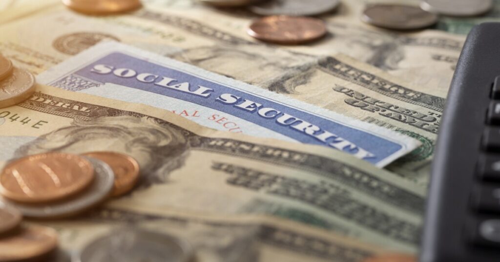 social-security-update:-first-round-of-direct-payments-worth-up-to-$4,555-arrives-in-11-days