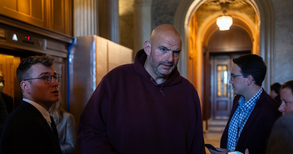 house-fails-to-avert-shutdown-—-but-at-least-senate-works-on-dress-code:-washington-photos-of-the-week