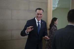 romney-defends-trump-and-asks-critics-to-‘give-him-a-chance’-–-washington-examiner