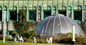 europe’s-most-innovative-library-has-a-botanical-garden-on-the-roof