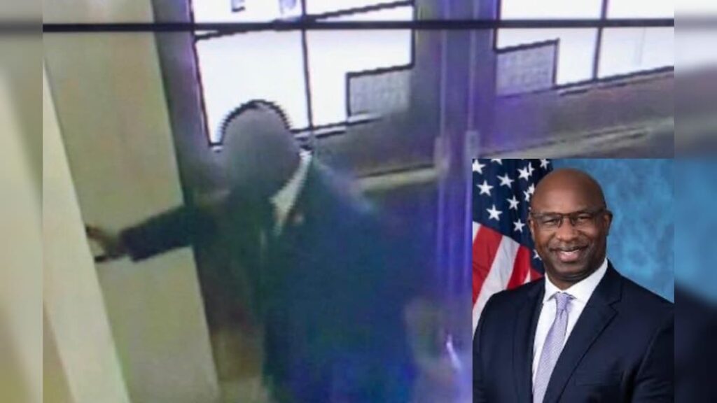update:-office-of-rep.-bowman-claims-he-“did-not-realize-he-would-trigger-building-alarm”-–-laughable!-|-the-gateway-pundit-|-by-anthony-scott