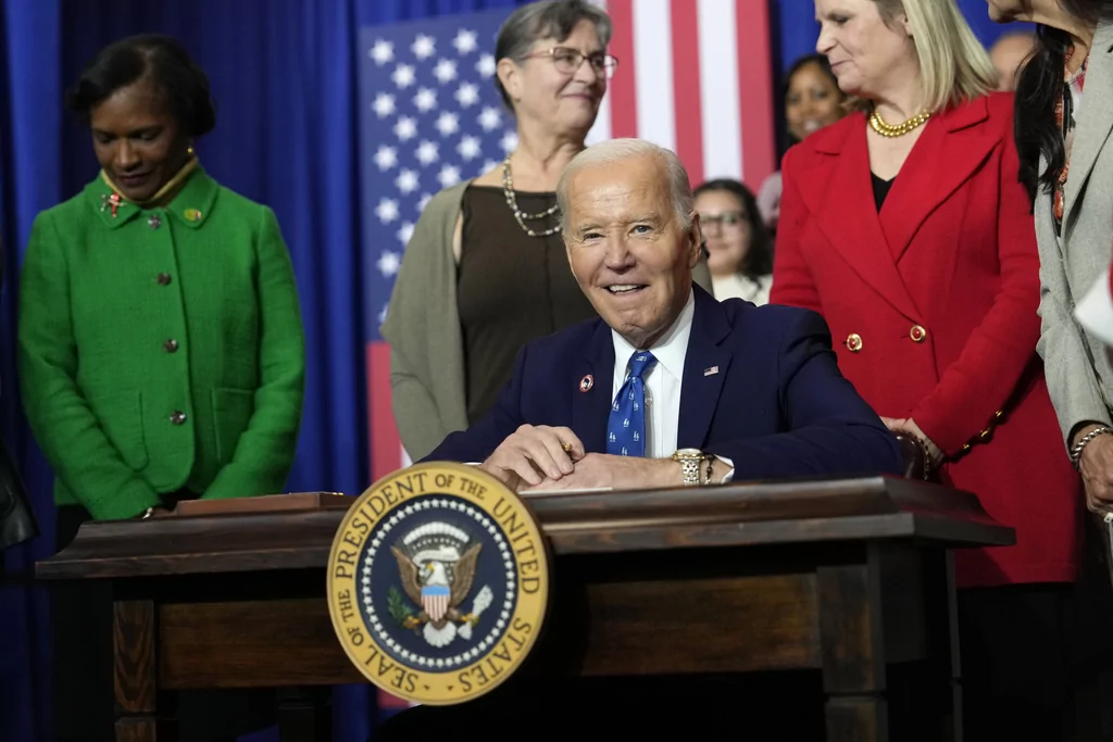 a-list-of-all-of-joe-biden’s-vetoes