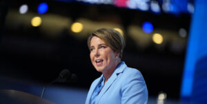 ice-agent-fact-checks-dem-gov-who-claimed-massachusetts-is-not-a-‘sanctuary-state’